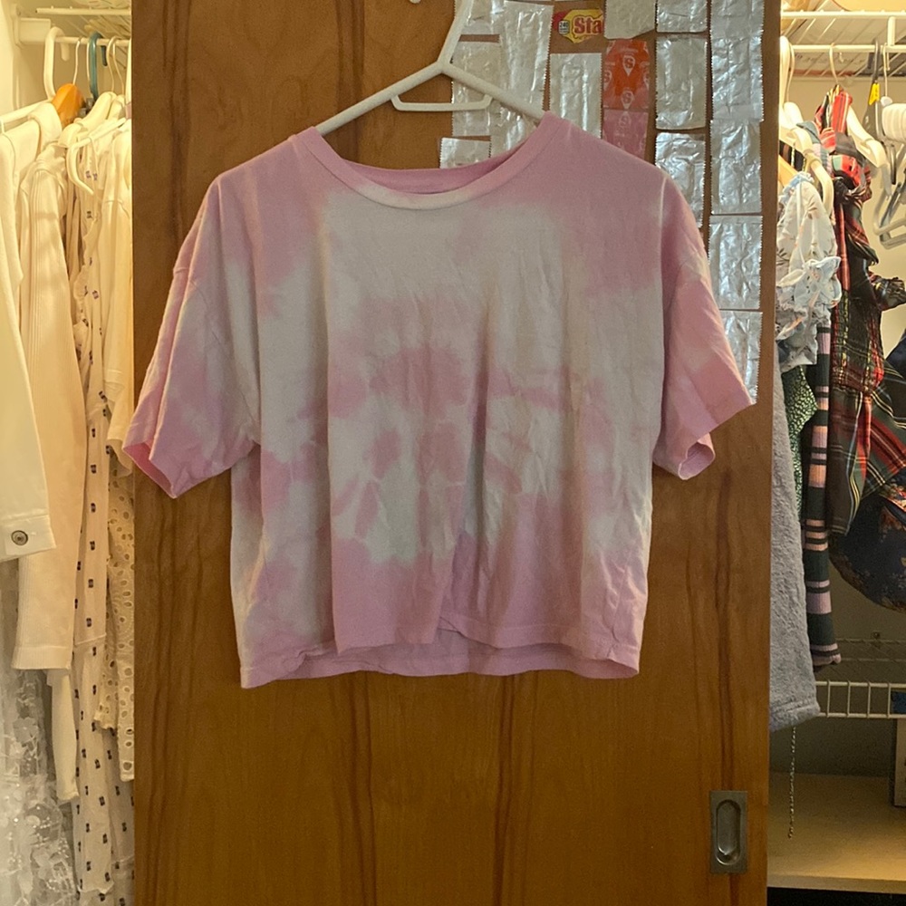 Pink tie die cropped shirt
